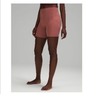 Lululemon Athletica Align High-Rise Short with Pockets 6” in Size 4